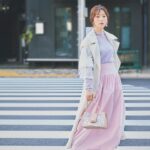 Saito Yuri Instagram – コートに透け感があってとっても珍しい形なので
トップスに色味のあるものを持ってきて楽しんでるよ💜
パープル×ピンクの組み合わせも明るくて
気分もあがるから凄く可愛いよね🩷
⁡
スカートも軽くだけどハリ感もあるので
大人っぽくも着れるからピンクで甘く見えるかも
しれないけど綺麗めにもきれそうなので良さそう！
⁡
ロング丈のコートと合わせることでより
大人感もましましです〜！！！！！
⁡
_____
⁡
coat…@jillstuart.jp
knit skirt…@snidel_official
earring…@mr.r0510
bag…@dianashoespress
_____
⁡
#今日の服 #今日のコーデ #ゆったんコーデ
#斉藤優里 #ゆったん