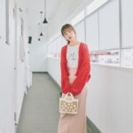 Saito Yuri Instagram – カジュアルだけど女の子らしさは忘れずに
カフェとかいけるようなコーデだよ🤤❤️
⁡
タイトスカート履く時は上半身は
わりと大きめサイズのものをあわせて
バランスをとるようにしてるよ！！！
⁡
全身タイトなのも大人っぽくて可愛いけど
そういう日は夜ご飯食べに行ったりする日のが
いいのかなって私は思ってるから
カジュアルに少し過ごしたい日とかは
大きめサイズマスト♡♡♡
そっちの方が長時間、着てても疲れないしね〜
⁡
みんなは長時間出かける時これだけは
マストに着てる、してるとかあるかな？
教えて欲しいな🥹🩷
_____
⁡
tops…@lilliancarat_official
cardigan skirt…@cocodeal_official
pants…@lilliancarat_official
earring…@luna_folium
choker…@nomg_official
sandal bag…@randa_pic
_____
⁡
#今日の服 #今日のコーデ #ゆったんコーデ
#斉藤優里 #ゆったん