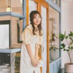Saito Yuri Instagram - ブラウスの襟が大きくて今回はスッキリ見えるようなコーデ💛イエベ春の暖色得意な私と相性抜群です♡♡♡ 袖にもボリューム感がありますが骨格的に、 肩周りにボリューム感があるものはそこまで 得意ではないのですが生地が柔らかい 雰囲気のものなので気にならずに着ることが出来たよ〜！ 小さめバッグの日はアクセサリー感覚で身につけてることが 多いからコーデのワンポイントにも🥰❤️ _____ blouse…@ghospell onepiece…@jillstuart.jp earring…@luna_folium bag pumps…@dianashoespress _____ #今日の服 #今日のコーデ #ゆったんコーデ #斉藤優里 #ゆったん