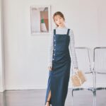 Saito Yuri Instagram - ⁡ 骨格診断してもらった時に骨ストと言われているので 体のラインが出る服が得意ぎみではあります☺️ ⁡ なので今回は骨格を活かしたタイトめの洋服です スカートにスリットがはいっているので タイトなワンピースだけど歩きにくさは全くなく 動きやすいのもポイントです◎ ⁡ 今の時期的にはお花見とか行く時に 動きやすいけど綺麗さも出る洋服着て行きたいな🌸 自分らしさも忘れずに毎日コーデも選んでいくと楽しいよね♡ ⁡ _____ ⁡ knit onepiece…@cocodeal_official earring…@mimi33_official ring…@enn._official bag sandals…@dianashoespress _____ ⁡ #今日の服 #今日のコーデ #ゆったんコーデ #斉藤優里 #ゆったん