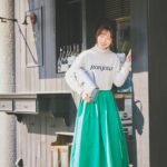 Saito Yuri Instagram – 今回のコーデが可愛いと思ったら
「❤️」でコメントください！
⁡
お洋服実はカジュアルなのも大好きなんです
今回はそんな雰囲気を感じとってもらえる
ような写真が多めです♡♡♡
作ってない顔の写真多め笑
⁡
今回の服も全部”今”発売されてる服を選んだので
ぜひ参考にしてみて下さい！
⁡
カジュアルな服だけどパールのアイテムを
あわせることによってカジュアルに
なりすぎない感じ大好き🤍🤍🤍
タートルネックだから首元はすっきりぎみにして
髪の毛は低めで結んであります！！！
⁡
こっちのが小顔に見えるので…🥹🥹🥹
⁡
コメントも沢山お待ちしております♡♡♡
⁡
———
⁡
knit…. @apuweiser_official
cat sew…@lilliancarat_official
skirt…@jillstuart.jp
bag… @dianashoespress
necklace…@__ripsalis__
pierce… @hemca_official
⁡
———
⁡
#今日の服 #今日のコーデ #ゆったんコーデ
#斉藤優里 #ゆったん