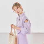 Saito Yuri Instagram - 今回のコーデが可愛いと思ったら 「💖」でコメントください！ ⁡ 今回の服も全部"今"発売されてる服を選んだので ぜひ参考にしてみて下さい！ ⁡ 肌見せもがっつりなのはあんまり得意ではないけど 程よい感じのは大好きです◎ 抜け感が出るし、春を感じる服装じゃないかな ⁡ 髪も普段結ぶ時は低めなんだけどこの時は いつもより気持ち高めにしてもらったよ！！！ 襟がついてるので高めに結んで首を長く〜 身長157cmで大きい方ではないから スタイル少しでもよく魅せたくて🥹🤍 ⁡ 個人的になかなか着ない色味のパープルも 軽く肌見せがあるとパープルパープル しないのでチャレンジしやすかったよ！！！ ⁡ これって伝わる？笑 ⁡ コメントも沢山お待ちしております♡♡♡ ⁡ ——— ⁡ shirt…. @lilliancarat_official skirt…@lilliancarat_official pierce...@anemone_official bag... @gallardagalante pumps...@dianashoespress ⁡ ——— ⁡ #今日の服 #今日のコーデ #ゆったんコーデ #斉藤優里 #ゆったん