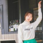 Saito Yuri Instagram – 今回のコーデが可愛いと思ったら
「❤️」でコメントください！
⁡
お洋服実はカジュアルなのも大好きなんです
今回はそんな雰囲気を感じとってもらえる
ような写真が多めです♡♡♡
作ってない顔の写真多め笑
⁡
今回の服も全部”今”発売されてる服を選んだので
ぜひ参考にしてみて下さい！
⁡
カジュアルな服だけどパールのアイテムを
あわせることによってカジュアルに
なりすぎない感じ大好き🤍🤍🤍
タートルネックだから首元はすっきりぎみにして
髪の毛は低めで結んであります！！！
⁡
こっちのが小顔に見えるので…🥹🥹🥹
⁡
コメントも沢山お待ちしております♡♡♡
⁡
———
⁡
knit…. @apuweiser_official
cat sew…@lilliancarat_official
skirt…@jillstuart.jp
bag… @dianashoespress
necklace…@__ripsalis__
pierce… @hemca_official
⁡
———
⁡
#今日の服 #今日のコーデ #ゆったんコーデ
#斉藤優里 #ゆったん