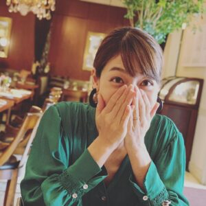 Saki Aibu Instagram - なつひの投稿をみて思い出した☺️
先日の楽しい時間。前向きで笑顔いっぱいの彼女はキラキラしてました✨✨私も頑張ろっと！！
#久しぶりにプライベートで写真撮ってもらった #嬉しい #お誕生日おめでとう 💕