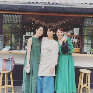 Saki Aibu Instagram - なつひの投稿をみて思い出した☺️
先日の楽しい時間。前向きで笑顔いっぱいの彼女はキラキラしてました✨✨私も頑張ろっと！！
#久しぶりにプライベートで写真撮ってもらった #嬉しい #お誕生日おめでとう 💕