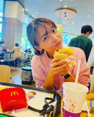 Saki Aibu Instagram - そしてだーいぶ前に息子に激写されたランチ🍔たまにはね、、と言いつつこの夏休みはたくさんお世話になりました🍔🙏✨✨✨