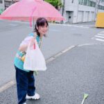 Sakurako Okubo Instagram - 帰り道におネギが行方不明になってしまい 来た道を戻ったら感動的な再会を果たしました。 #オオカミちゃんには騙されない #雨と傘とネギ
