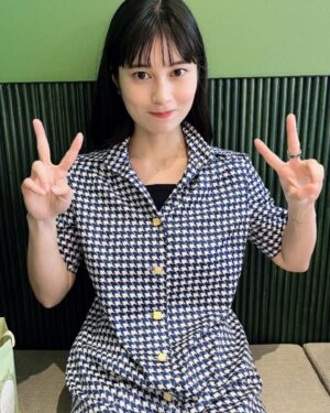 Sakurako Okubo Instagram - コロッケ定食まだかな〜って言ってる時。
#オオカミちゃんには騙されない