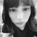 Sakurako Okubo Instagram - 初パーマしてみました。 そのままでも可愛いしセットも楽になった嬉しい🦖 おやすみなさいです。 #アンニュイパーマ @sato_yamagishi @kaze_tokyo_daikanyama