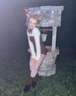 Salem Ilese Instagram - oh deer !!