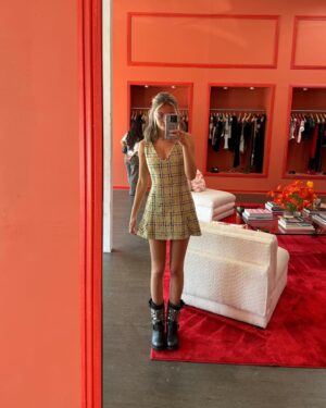 Salem Ilese Instagram - hey siri play taylor made