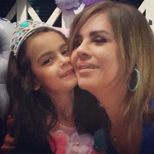 Salma Almasri 2 Instagram - #salma#salmaalmasri#salm_almasri#damascus#syria#syrianactress#actress#tv#series#fan#fans#dubai#dxb#mydubai#abudhabi#uae#love#سلمى#سلمى_المصري#دمشق#سوريا#ياسمينة_الشام #ممثلةروح الروح عمري وحياتي ونور عيوني سلمى الصغير الله يحميكي