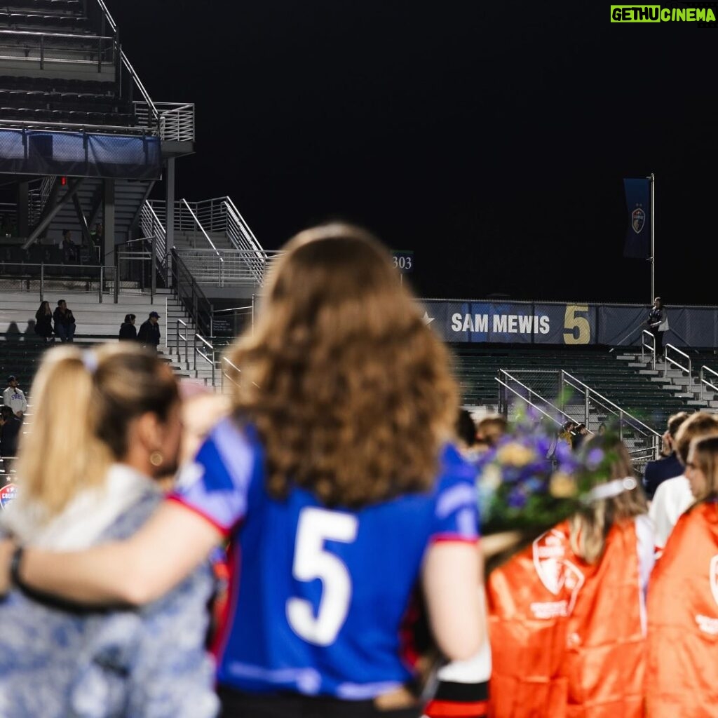 Sam Mewis Instagram - All the emotions from Sam during her speech as the Courage honor her legendary career tonight 🥹