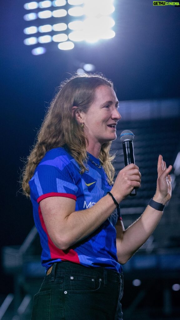 Sam Mewis Instagram - A legend for our club and women’s soccer. We were honored to welcome @sammymewyy home this weekend 🤍 Forever in our Ring of Honor.