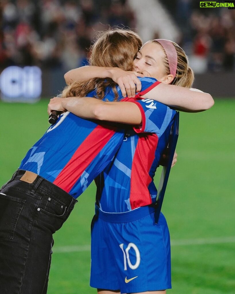 Sam Mewis Instagram - Thank you from the bottom of my heart @thenccourage. This weekend meant the world to me and my family… I’m forever grateful for this moment 💙