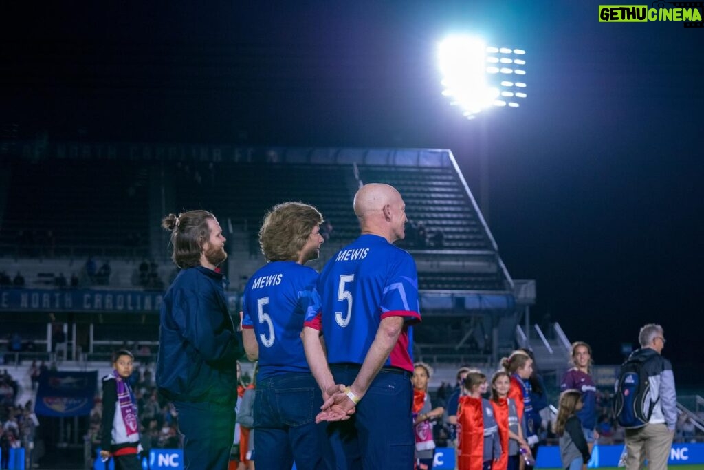 Sam Mewis Instagram - The Tower of Power got her flowers 💐 #ForTheLove