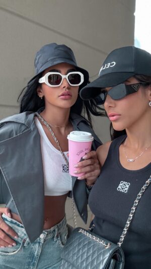 Sama Zakeri Instagram - Life is better with a coffee in hand ✨
.
معتاد كافي هاي @joeandthejuiceuae ايم ما و همينطور ساندويچ هاي خيلي خوشمزه اش ، حتي چيكو هم عاشق جو اند جوسِ 😂🐾
.
شما كافي بيشتر دوست داريد يا چايي ؟ 
.
#reelsinstagram #friendship #dubaimodels #arablook