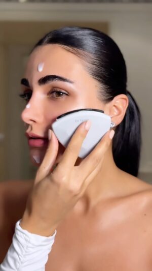 Sama Zakeri Instagram - Skin care routine with @drtanyaskincare.me ✨ @drtanyaofficial 💕
.
.
.
.

#skincare #skincareroutine #dubaimodel #dubaiinfluencer #love #skin #dubaiagency #arablook #studiodubai #dubaiphotoshoot #dubai #hijab #fashiondubai #dubailifestyle #cute