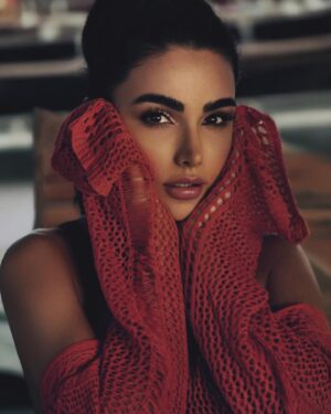 Sama Zakeri Instagram - يُؤْتِكُمْ خَيْراً مِمَّا أُخِذَ مِنْكُمْ
بهتر از آنچه از شما گرفته شده به شما داده میشود
@elationa__ 📸