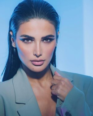 Sama Zakeri Instagram - I’m feelin’ myself”
خودم رو احساس می کنم…
.
.
.
#love #fashion #music #art #reels #arablook #dubaimodel #dubai🇦🇪 #dubaiinfluencer #photogram #beautiful #be #cute #wakeupandmakeup