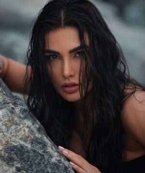 Sama Zakeri Instagram - Just be you.
Someone is going to love that...
.
.
.
.
#dubaimodel #arablook #dubaiagency #cool #love #fashion #dubaiblogger #dubaiinfluencer #blogger #dubaishooting #billboard #cute