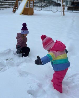 Samantha Droke Instagram - What a winter we’ve had. ❄️ 

• Silas and Hazels first snow.
• Princess dress up and dance parties 
• LOTS of football and board games 
• Snuggles and rollercoaster rides 
• and so much growth 😢

So so grateful for my people. 🥰❤️

#winterbreak #cameraroll #snowdays #family