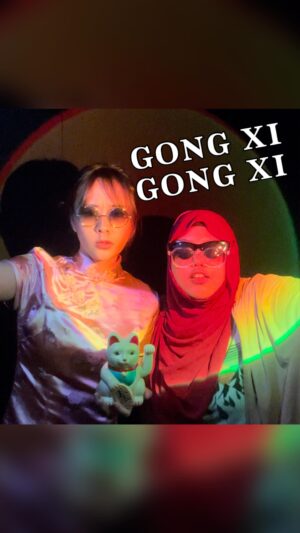 Samantha Tan Instagram - Now you know Gong Xi Ni has two meaning 👹

Happy CNY frenzzz

#tiktoksg #sgreels #comedy #cny2024 ##cny #gongxi #kongsi #chinese #malay #syasam