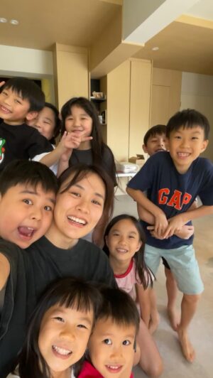Samantha Tan Instagram - Let’s make play, our everyday 🩵 

Will you join me in making Singapore #APlayfulSingapore? 🌼

Join the play movement at playeum.com/playoureveryday 

Find out more: @playeum @askteachersam @suss.sg #playoureveryday #internationaldayofplay
