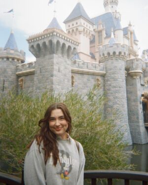 Samantha Fekete Instagram - disneyland on film just feels so right <3