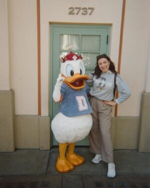Samantha Fekete Instagram - disneyland on film just feels so right <3