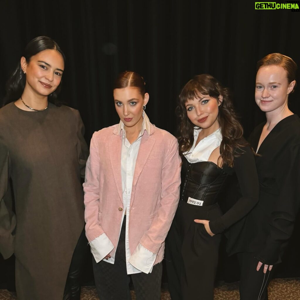 Samantha Hanratty Instagram - Love reuniting with these babes😍♥️ #sagawards #panel #yellowjackets #dolcegabbana #cannibal #mistyquigley #van #shauna #lottie