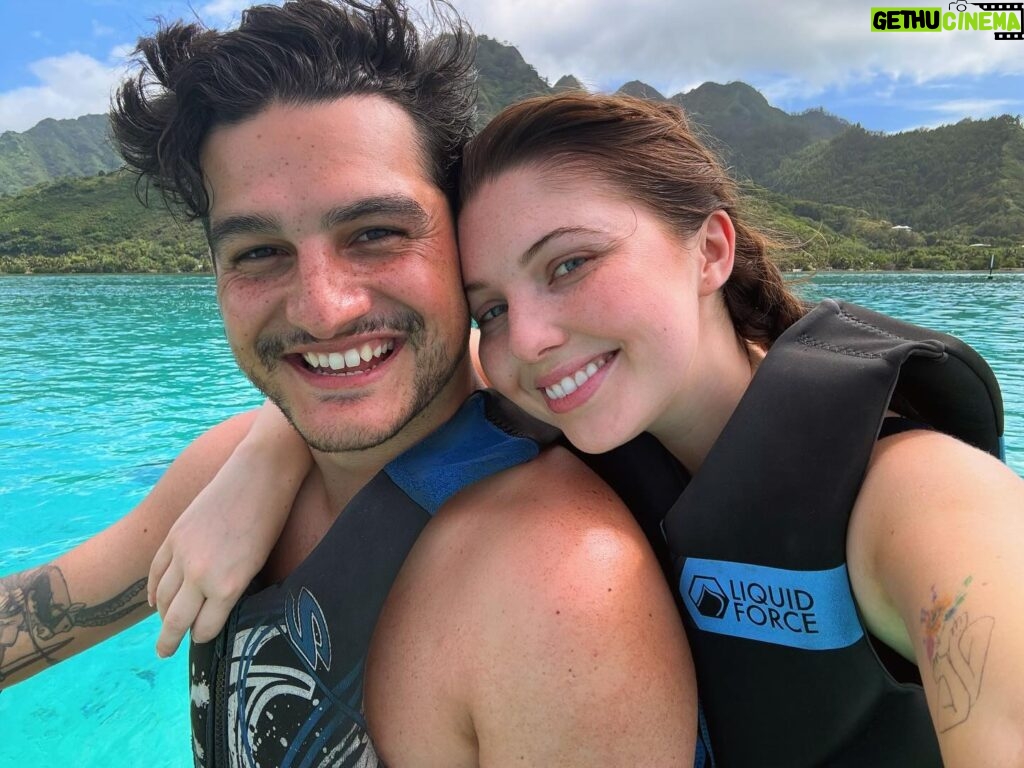 Samantha Hanratty Instagram - Honeymoon with honey♥️ Still can’t believe we are married 🥰