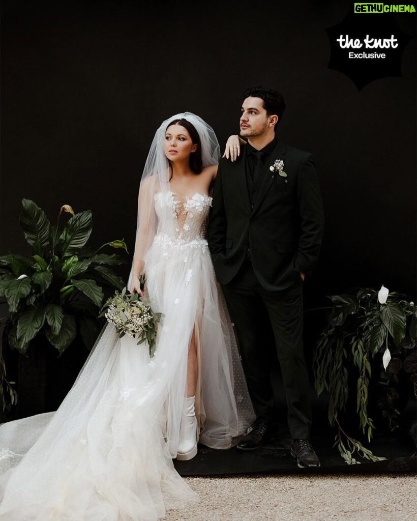 Samantha Hanratty Instagram - The day of her dreams ✨ Yellowjackets star Samantha Hanratty is MARRIED! Samantha and *now husband* Christian DeAnda went on a hike on their first date, Samantha says in that moment she knew they were "in it for the long haul". Now they are taking their first steps as husband and wife, just three years later. 🤍 Head to the link in bio to get the exclusive first look at photos and details from the couples' stunning day. 🙌 Ceremony and Reception Venue: @terramiapr Photographer: @michellerollerphoto Videographer: @loveinfocusfilms Coordinator: @blushandtwinedesigns Event Designer: Ellen Hanratty Florist: Diane Lannon Officiant: Christopher Senderling Wedding Dress: @chicnostalgia via @epiphanyboutique_slo Bridal Shoes: @Aldo Groom's Suit: @menswearhouse Engagement Ring: @jamesallenrings Wedding Rings: @jamesallenrings and @jaredthegalleriaofjewelry Hair: @tigerlilysalon // @conscious_kate Makeup: @marykula_mua Invitations: @TheKnot and @paperlesspost Catering: @ribline Cake: @crushcakescafe Desserts: @monikasmacarons, @sweetpeabakery, @crumblcookies, @nowheychocolate; Music: @caliwestdjs1 Entertainment: @tj_booth, @bumble Bridesmaids Dresses: @birdygrey Custom Cake Cutter/Server & Champagne Glasses: @elenahonch.wed Rehearsal Dinner Venue: @Patinapaso // @CalCoastBeer Beer: @FirestoneWalker Wine: @Sextantwines