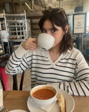 Samantha Lorraine Instagram - 🍅