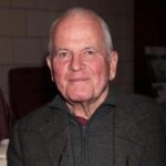 Samantha Morton Instagram - Happy Birthday dearest Ian. Now officially my father-in-law! Thank you for all the fun, love, support and inspiring artistry. Hope you’re having a wonderful day. Sorry we can’t be there to celebrate. Have a glass of Shampoo for us 🥂 🍾 #IanHolm #Grumpy #HappyBirthdaySirIan #88Today #FatherInLaw #BilboBaggins