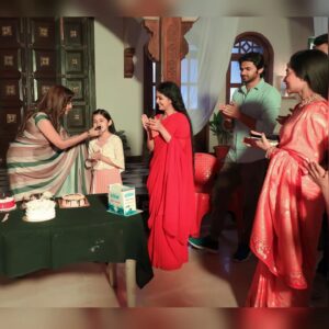 Sambhabana Mohanty Instagram - Birthdays at @studiolsd_ be like : 👆
Thank you one and all for giving such a beautiful start to my year 😘