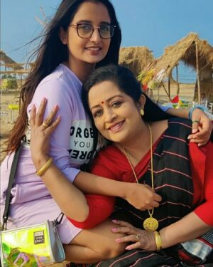 Sambhabana Mohanty Instagram - Dear Maa,
For all the things my hands have held the best by far is you.Your very existence makes my world brighter.You may have outgrown my lap but you will never outgrow my heart.When I see you today I find a complete woman in you and that makes me so happy and content.There are too many people around us but too few human beings...And you are one of them.I love you my "daughter" more than I have ever found words to say.You are the most precious gift that God has given me.
HAPPY BIRTHDAY MY ANGEL...STAY BLESSED AND HAPPY ALWAYS...ACHIEVE WHAT YOU HAVE ALWAYS WANTED TO AND FLY UP IN THE SKY...LOADS OF LOVE AND GOOD WISHES...MUAAAAHHH ❤️💞

MUMMY