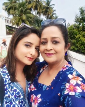 Sambhabana Mohanty Instagram - Dear Maa,
For all the things my hands have held the best by far is you.Your very existence makes my world brighter.You may have outgrown my lap but you will never outgrow my heart.When I see you today I find a complete woman in you and that makes me so happy and content.There are too many people around us but too few human beings...And you are one of them.I love you my "daughter" more than I have ever found words to say.You are the most precious gift that God has given me.
HAPPY BIRTHDAY MY ANGEL...STAY BLESSED AND HAPPY ALWAYS...ACHIEVE WHAT YOU HAVE ALWAYS WANTED TO AND FLY UP IN THE SKY...LOADS OF LOVE AND GOOD WISHES...MUAAAAHHH ❤️💞

MUMMY