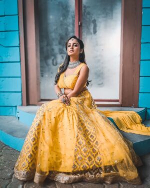 Sambhabana Mohanty Instagram - 💛

Courtesy - @siddheshpawarphotogrphy 

#radhamohandamini #Damini 
#sambhabanamohanty #yellowaesthetic