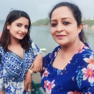 Sambhabana Mohanty Instagram - To 
The one I treasure the most in my life 💜
My guiding light, my safe haven, you've given me so so much.. I don't know if I'd be able to give back  even a part of what all you've done for me.
Thank you for everything, thank you for being you.
So,
HAPPY BIRTHDAY BEAUTIFUL. 
Stay healthy and happy Maa. I love you ❤️
And I miss you, lots and lots. 

From : 
The best thing that ever happened to you 😜

@snigdha_bose_mohanty