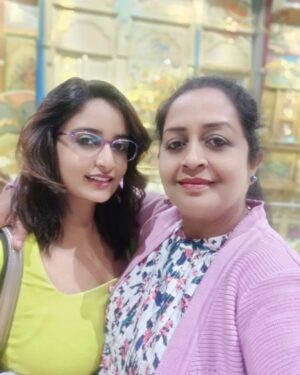 Sambhabana Mohanty Instagram - Dear Maa,
For all the things my hands have held the best by far is you.Your very existence makes my world brighter.You may have outgrown my lap but you will never outgrow my heart.When I see you today I find a complete woman in you and that makes me so happy and content.There are too many people around us but too few human beings...And you are one of them.I love you my "daughter" more than I have ever found words to say.You are the most precious gift that God has given me.
HAPPY BIRTHDAY MY ANGEL...STAY BLESSED AND HAPPY ALWAYS...ACHIEVE WHAT YOU HAVE ALWAYS WANTED TO AND FLY UP IN THE SKY...LOADS OF LOVE AND GOOD WISHES...MUAAAAHHH ❤️💞

MUMMY