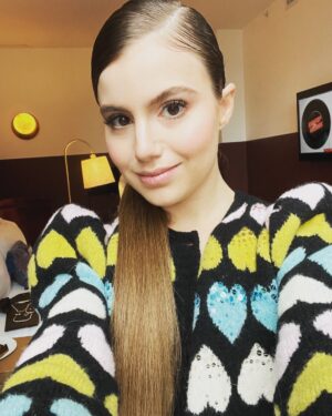 Sami Gayle Instagram - Ready to have a ball (x4) this weekend! Who is coming to see @badcinderellabway! Just 12 performances left!

💇‍♀️: @incraigible_hair 
💄: @ashleeglazer
