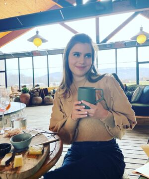 Sami Gayle Instagram - Adele after hours… 💋
