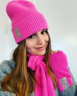 Sami Gayle Instagram - Came home to the most beautiful @carolyn_rowan surprise!!! Thank you for keeping me warm and cozy IN STYLE!