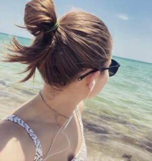 Sami Gayle Instagram - There’s no place like home. 🌊