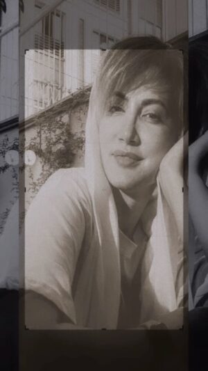 Samira Hosseini Instagram - صدای رسیدنت را می شنوم در بلندای بادگیر و چه سوزناک می خواندت احتضار گردباد شب …  لب به گرمای سپیده دمان نزده ، می روی باز … و من بی امیدی از دیدن دوباره ات بی جان خیره به آینده می مانم… #سمیراحسینی
