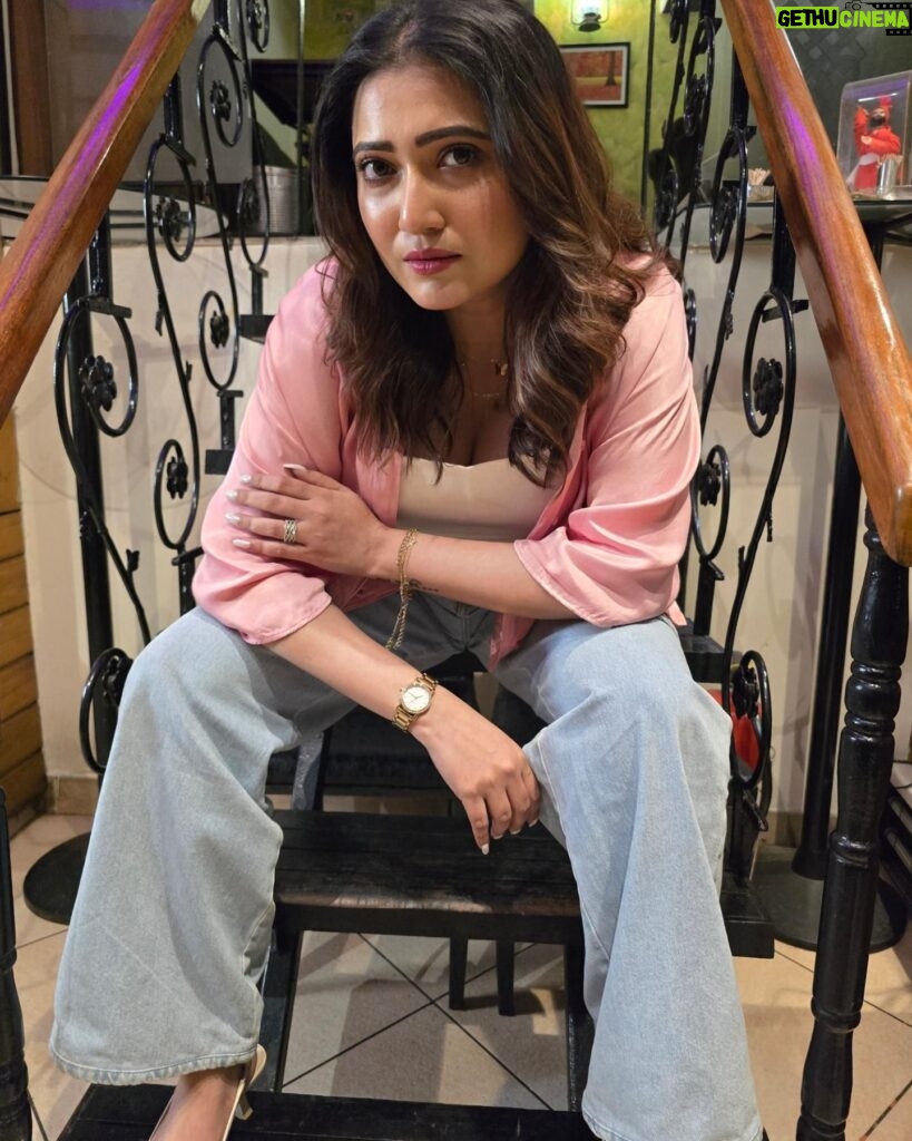 Sampurna Lahiri Instagram - Focus on the step in front of you, not the whole staircase.. . . #monday #mood #casual #denim #fashion #style #love #randomclick #fun