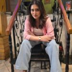Sampurna Lahiri Instagram - Focus on the step in front of you, not the whole staircase.. . . #monday #mood #casual #denim #fashion #style #love #randomclick #fun
