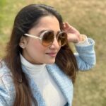 Sampurna Lahiri Instagram - Life is a series of thousands of tiny Miracles 💫 . . #life #love #winter #sunshine #light #freshair #positivevibes #feelgood #nature #bliss