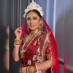 Sampurna Lahiri Instagram – || বধূবরন ||
.
.
.
Makeup & Hair @makeup_artist_surojit 
Chandan @kolka_mehendi_by_priyashi 
Styling @subrata4462 
Reels @reelstasoumoo 
Saree @threadpetals2021 
Jewellery @soukhinbysuratna 
.
.
#bride #bridalmakeup #makeup #ethnic #saree #sareelove #fashion #ethnicwear #love